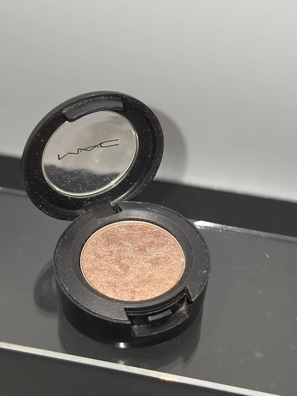 DISCONTINUED MAC EYESHADOW- 